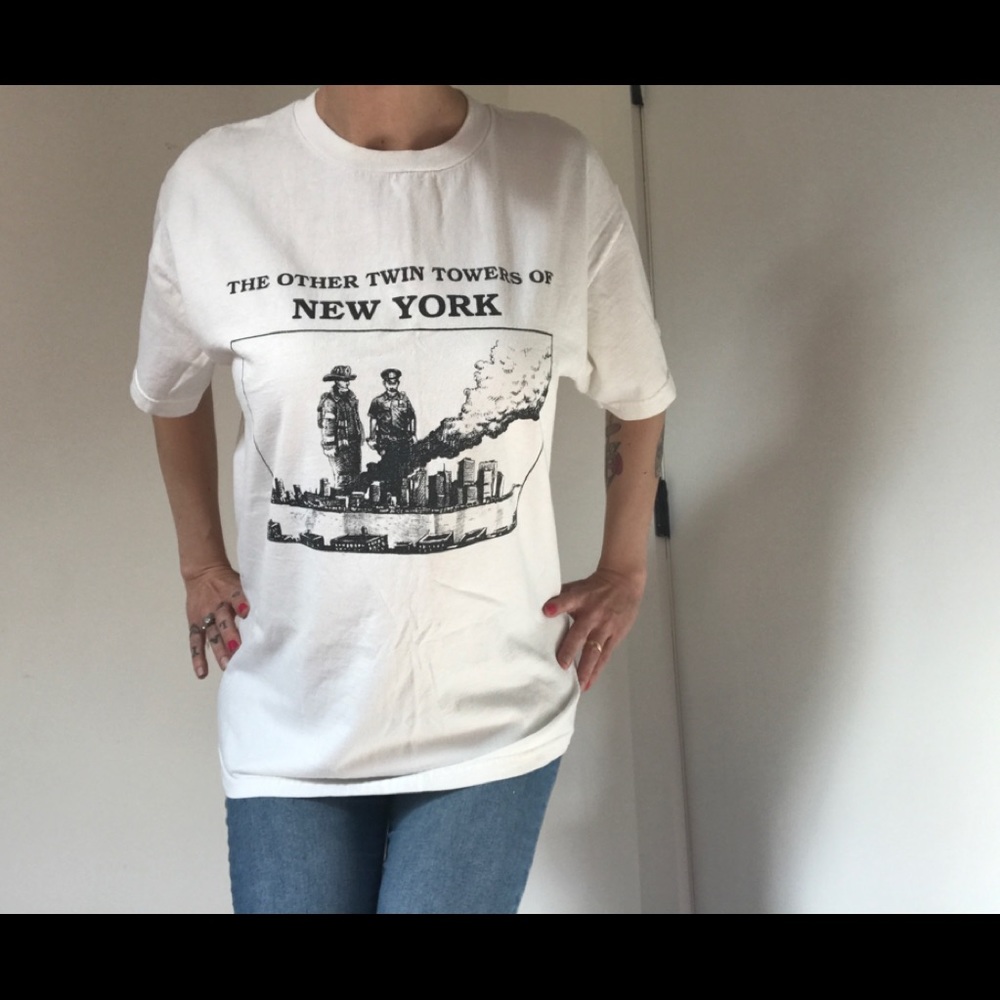Vintage RARE Authentic 9/11 Firefighter/Police Tee - Picture 5 of 14
